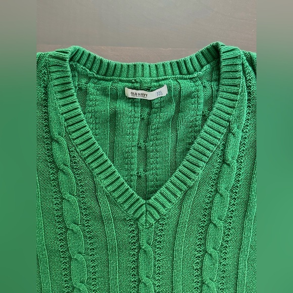 Green Cable-Knit Deep V-Neck Sweater - Picture 4 of 6